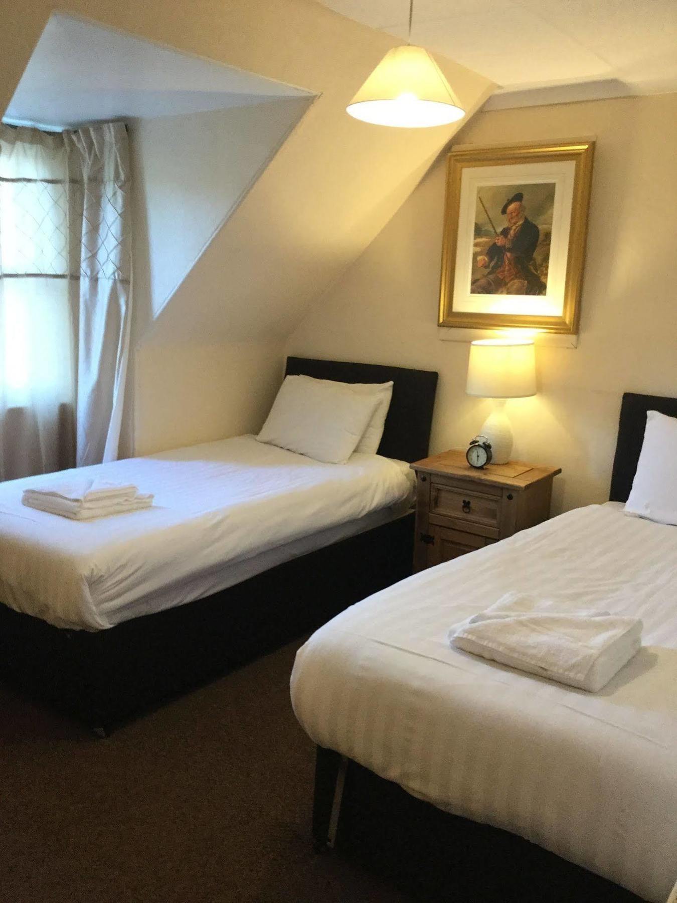 The Taynuilt Inn Экстерьер фото