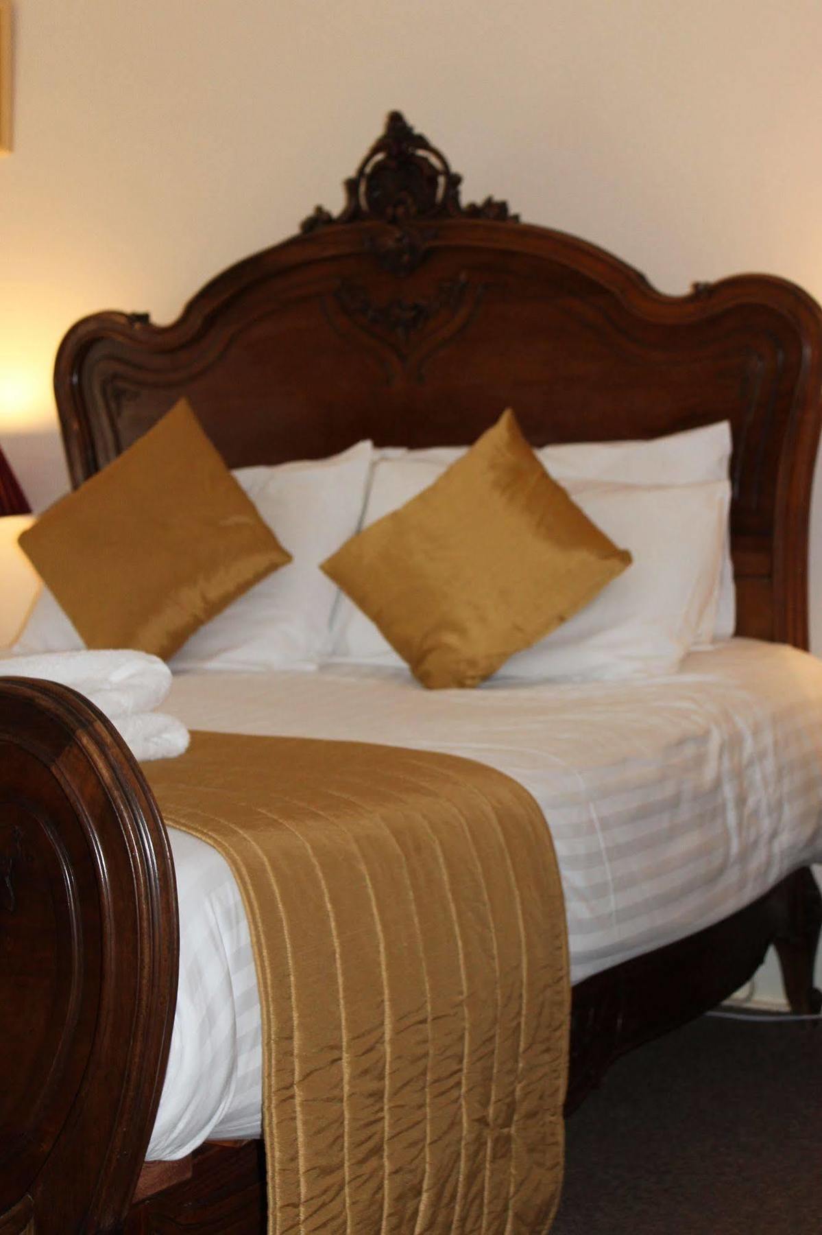 The Taynuilt Inn Экстерьер фото